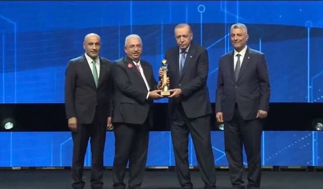 Ahmet Ahlatcı Şampiyonluk Ödülünü Cumhurbaşkanı’ndan Aldı