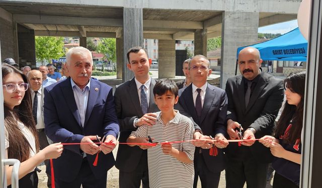 Bayat Halk Eğitimi Merkezi Yıl Sonu Sergisi Açıldı