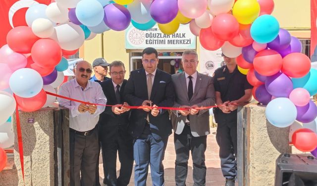 Oğuzlar Halk Eğitimi Merkezinde Yıl Sonu Sergisi Açıldı