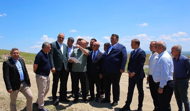 Milletvekili Kaya'dan Alaca'ya Kaya Gibi Söz: "O Yolları Bitirmek Boynumun Borcu"