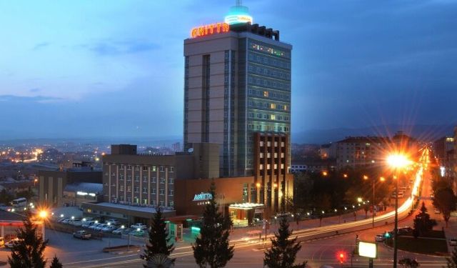 Savaş Balçık Anitta Oteli Satın Aldı