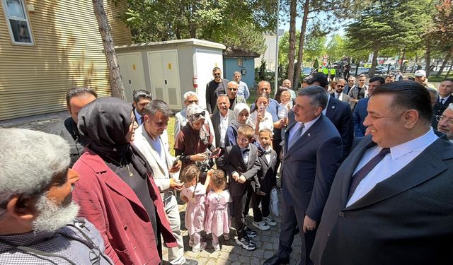Bakan Çiftçi’ye Çorum’da Sevgi Seli!