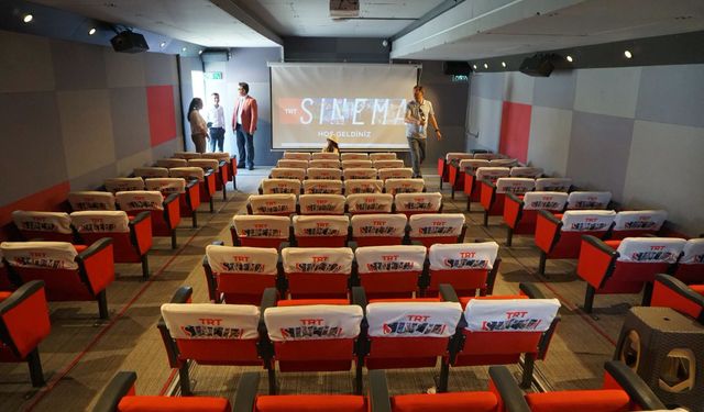 Osmancık'ta TRT Tırı Miniklerle Buluşuyor! Kent Park'ta Ücretsiz Sinema Keyfi