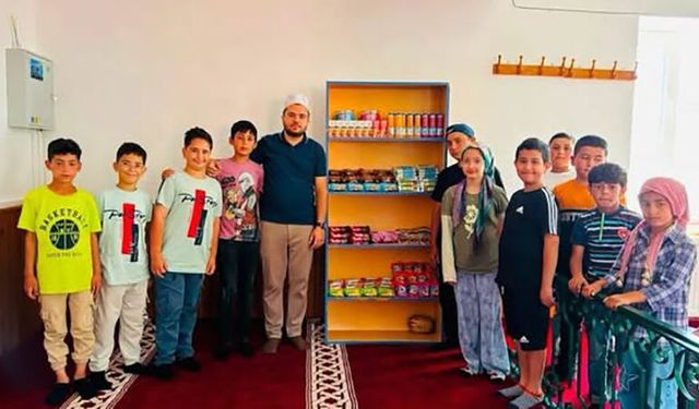 Bu Markette Her Şey Çocuklara Bedava