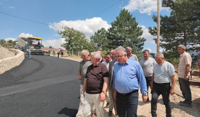 Çorum Belediyesinden Oğuzlar'a Bin Ton Asfalt Desteği