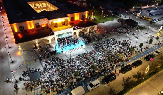 THM Korosu'nun "Yaza Merhaba" Konseri Yoğun İlgi Gördü