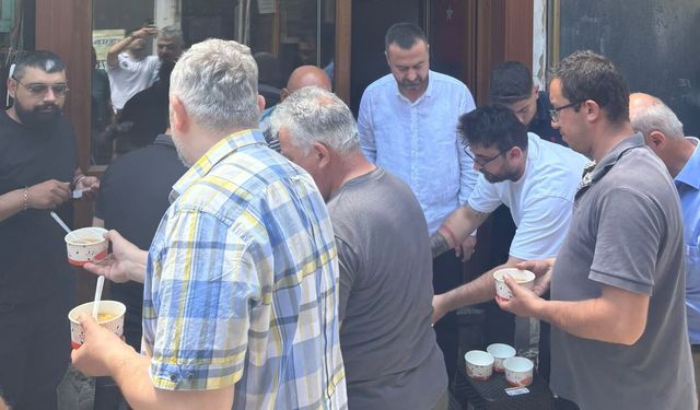 Arasta Esnafına Aşure İkramı