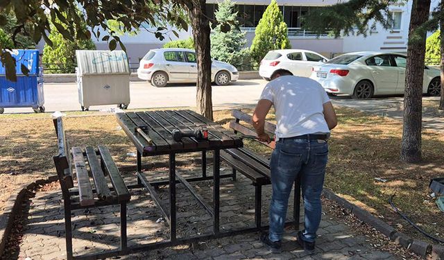 Fen İşleri Ekipleri Parklar İçin Sahada