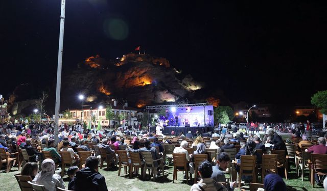 Açık Hava Sinema Ve Konser Geceleri Başladı