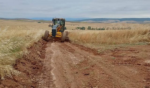 Alaca'nın Sarısüleyman Köyü’nde Arazi Yolları Yenileniyor