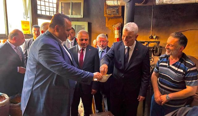 Milletvekili Kaya, Bakan Bolat ile Çorum Esnafını Ziyaret Etti