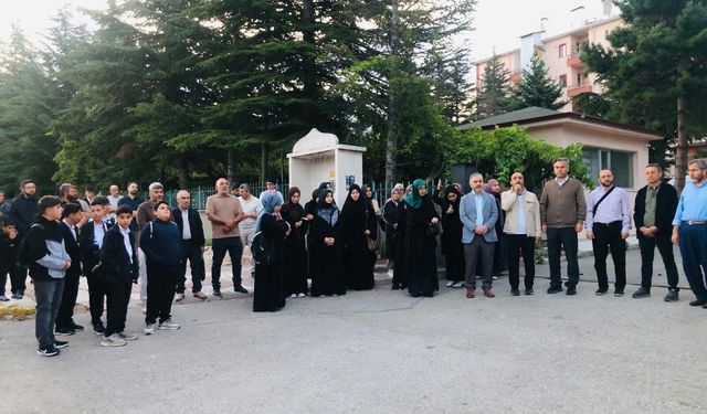 Hafız Adayları Dualarla Sınava Uğurlandı