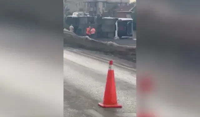 Servis Otobüsünün Devrildiği Kazada 15 Kişi Yaralandı