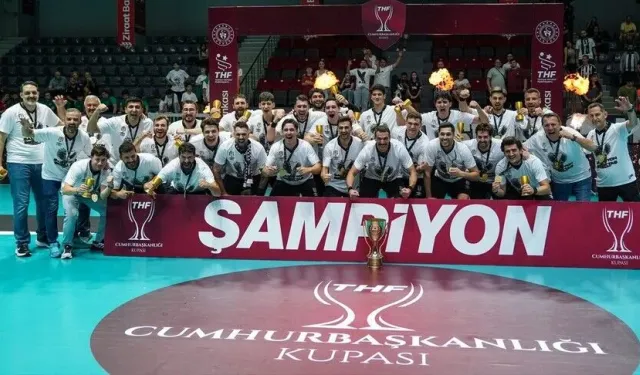 Hentbolda Erkekler Cumhurbaşkanlığı Kupası'nı Beşiktaş Kazandı