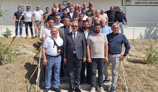 Ahlatcı: "Esnafımızın Her Daim Yanında Olmaya Devam Edeceğiz"