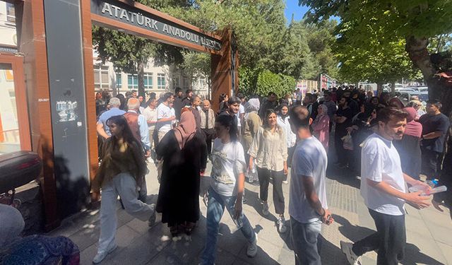 Memur Adayları Sınavda Ter Döktü