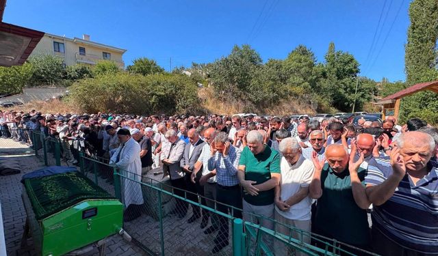 Kadriye Tekçam Toprağa Verildi