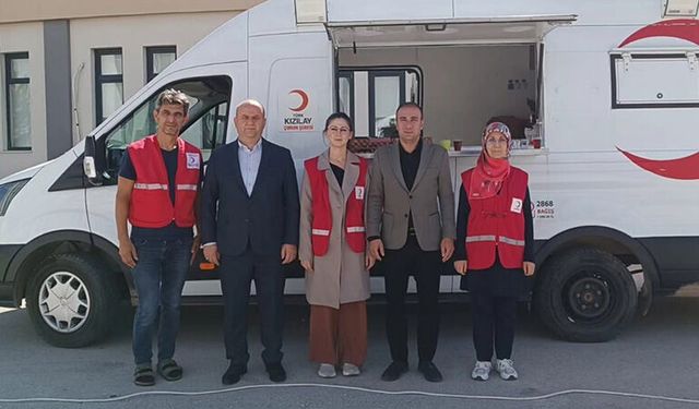Kızılay Kayıt Yaptıran Öğrencileri Yalnız Bırakmadı