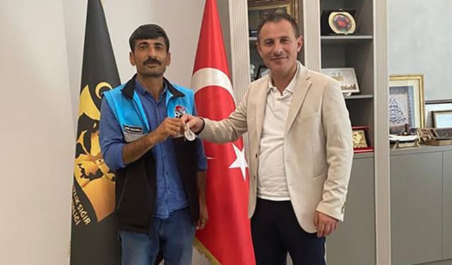 Birlik Başkanı Kaya Özverili Personeli Altınla Ödüllendirdi