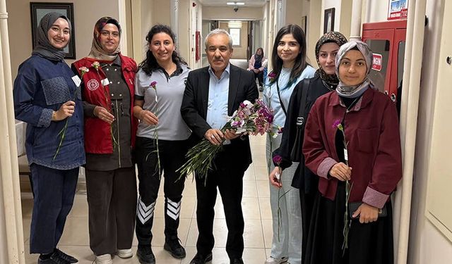 Sungurlu Öğrenci Yurdu Çiçeklerle Karşıladı