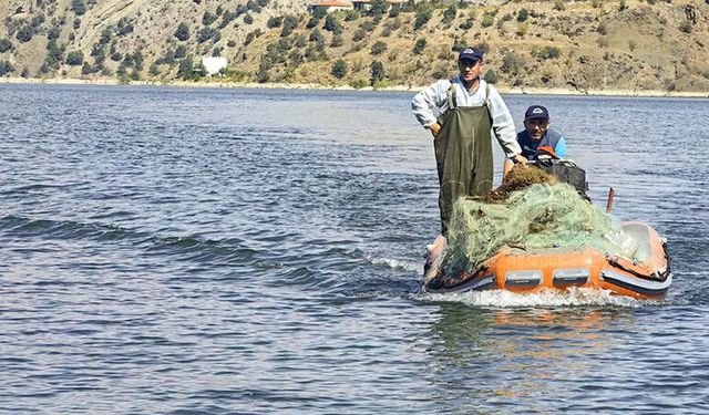 Obruk Barajı’nda 7.900 metre yasak ağ ele geçirildi