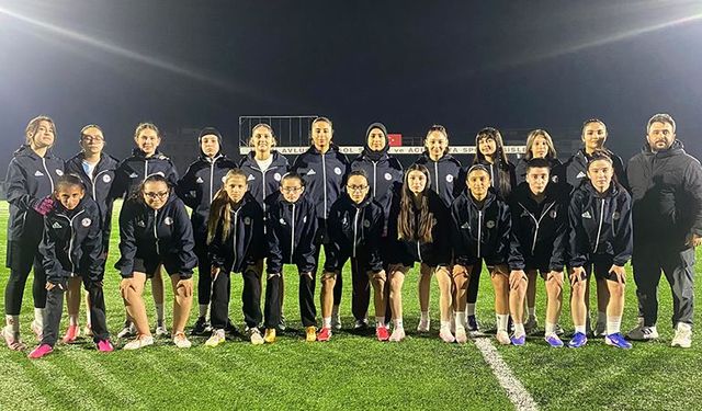 Kadın futbolculara destek çağrısı