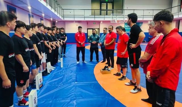 Belediyeden sporculara malzeme hediyesi