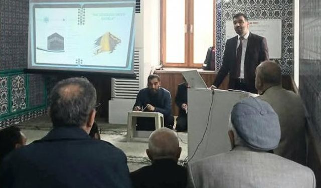 Kutsal topraklara gidecek umrecilerimize seminer düzenlendi