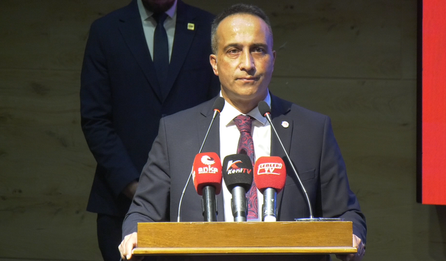 Dinçer Solmaz’dan iktidara sert sözler: “Türkiye Cumhuriyeti işgal altındadır”