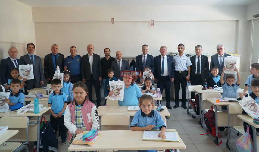 Osmancık Belediyesinden İlkokula Başlayan Öğrencilere Kırtasiye Desteği