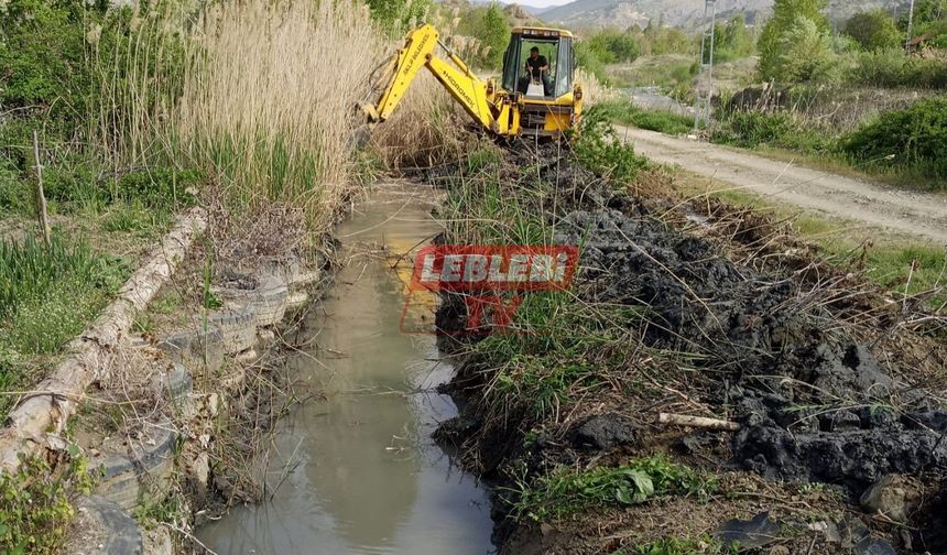 İskilip'te Su Kanalları Temizleniyor