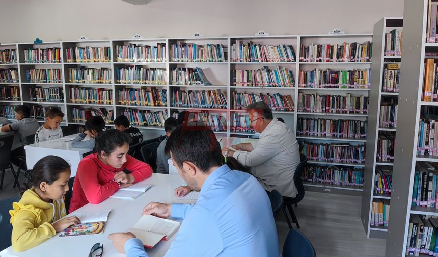 Başkan Cebeci Öğrencilerle Kitap Okudu