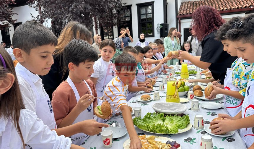 Beslenme Çantalarını Kendileri Hazırladı