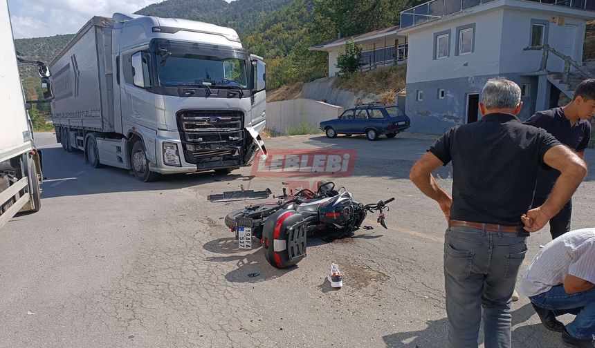 Tırla Çarpışan Motosikletin Sürücüsü Hastanelik Oldu