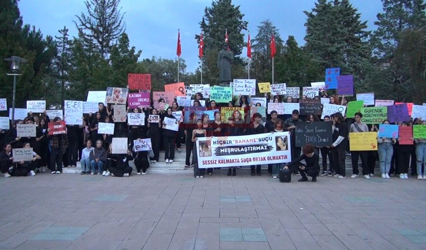 Çorum’da Z Kuşağı Liseli Gençler, Kadına Yönelik Şiddet Olaylarını Protesto Etti