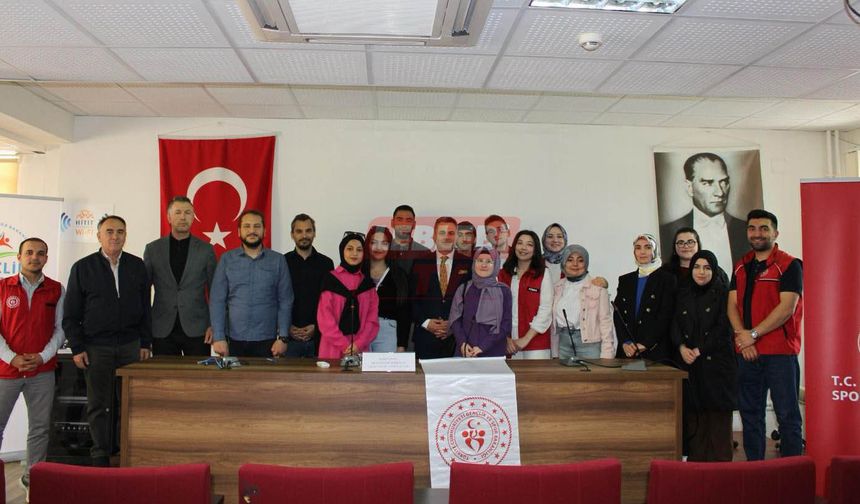 Gençlik Ve Spor İl Müdürü Demirkıran, İİBF Öğrencilerine Tecrübelerini Anlattı