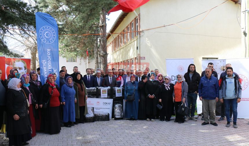 İskilip'te Çilek Üretimi İçin Dev Adım: 35 Çiftçiye Fide Desteği