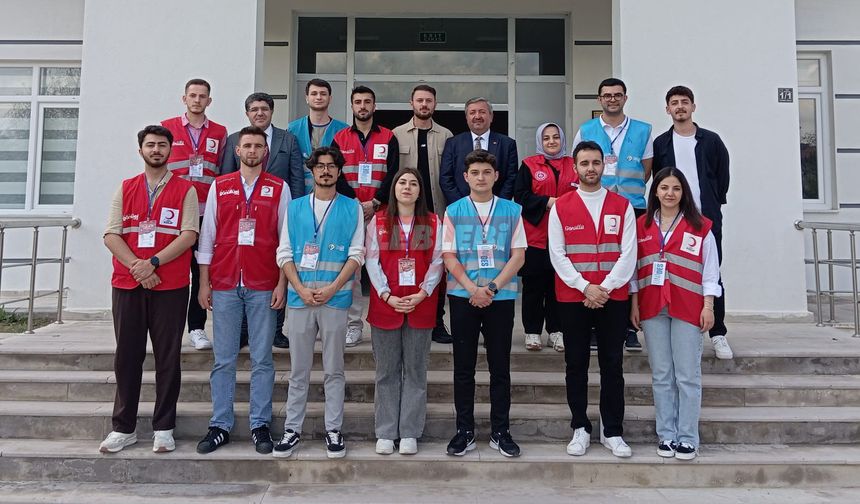 Genç Kızılaycılar Okullarda Diş Sağlığı Eğitimi Verdi