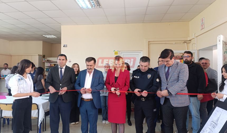 Mecitözü’nde Gençler Resim Sergisi Açtı