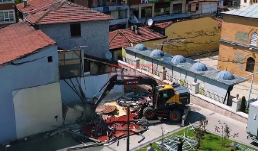 Tarihi Çorum Meydanı İçin Yıkım Devam Ediyor