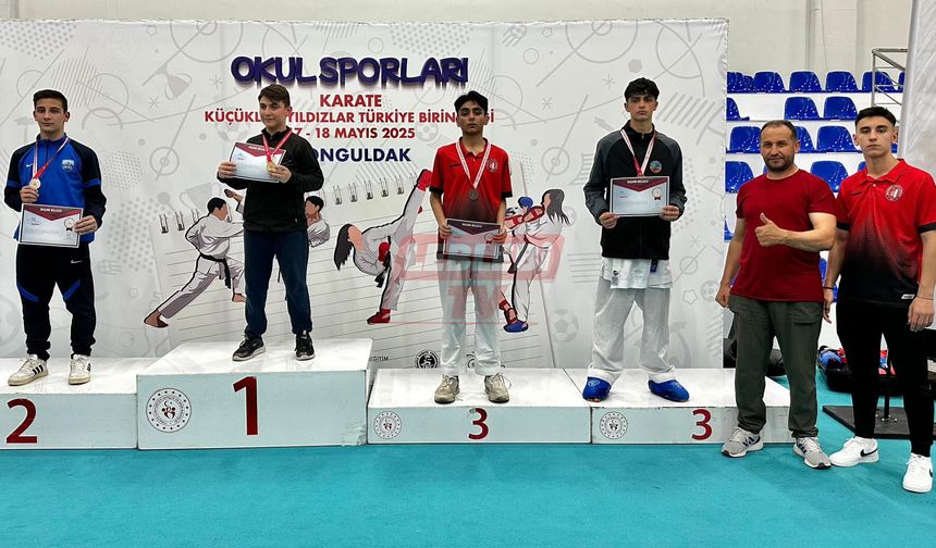 Karate Şampiyonasına Çorum Damgası! 3 Sporcu Altın Madalya Kazandı