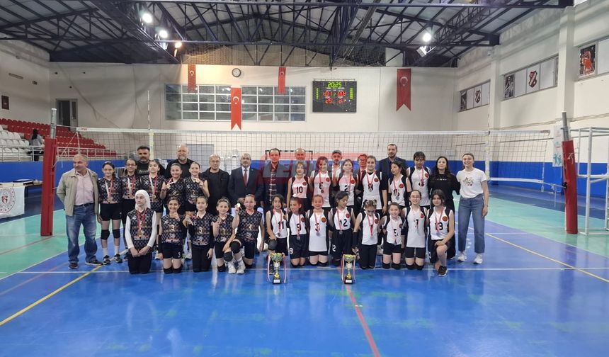 Mini Kızlar Voleybol İl Birinciliği’nde Dereceye Girenler Belli Oldu