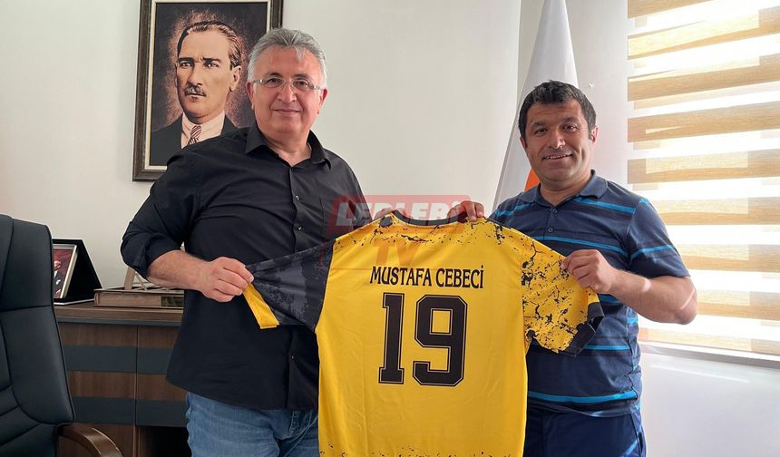 Başkan Cebeci’ye Muhtarlardan Takım Forması