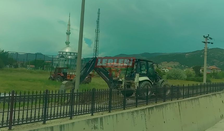 Osmancık’ta Yol Üzerinde Kalan Direkler Kaldırıldı