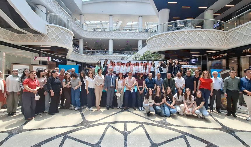 Atatürk Anadolu Lisesi Resim Sergisi Açtı