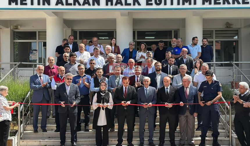 İskilip’te Hayat Boyu Öğrenme Haftası Kapsamında Yıl Sonu Sergisi Düzenlendi