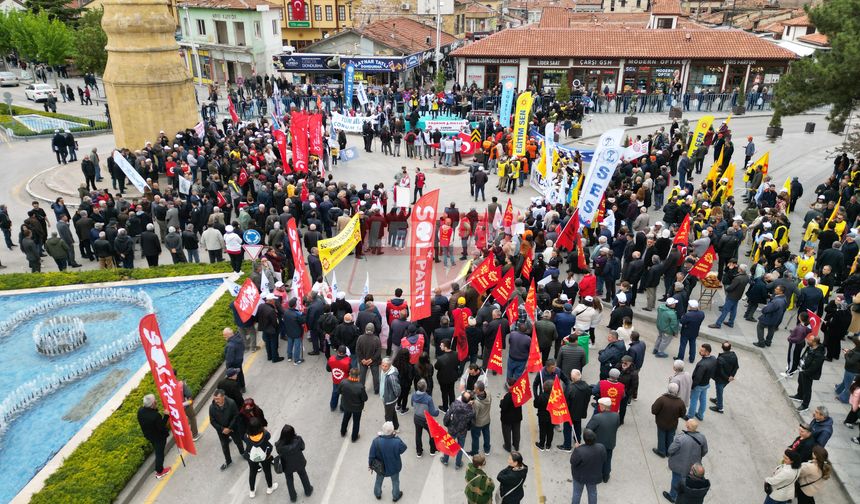 Emekçinin Bayramı mı, Temsilcilerin Şovu mu?