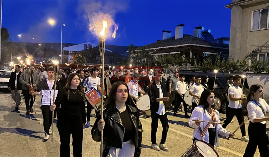 Kargı’da Fener Alayı Düzenlendi
