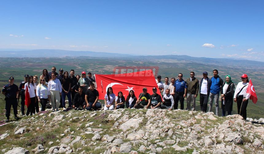 Çorum'da 1791 Rakımlı Kırklar Dağı'nda Gençlik Yürüyüşü Yapıldı