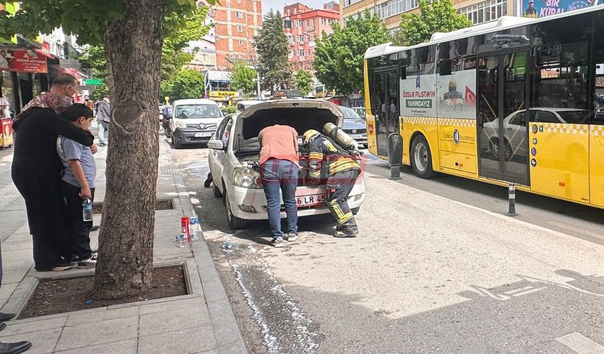 Otomobil Yanmaktan Son Anda Kurtarıldı